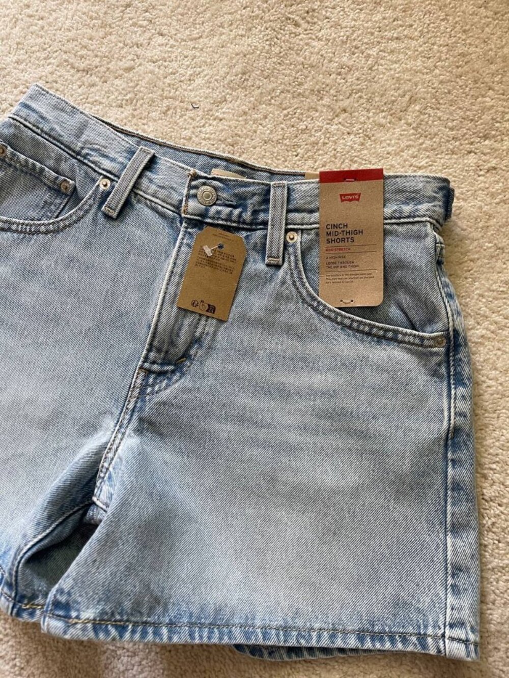 NWT Levi's Cinch High Rise Denim Shorts Size 28 - Picture 2 of 11